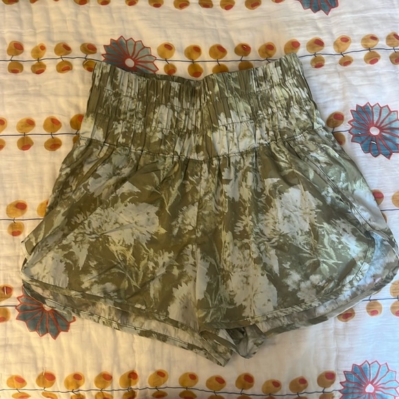 Free People Movement Shorts Run Happy - Picture 1 of 4